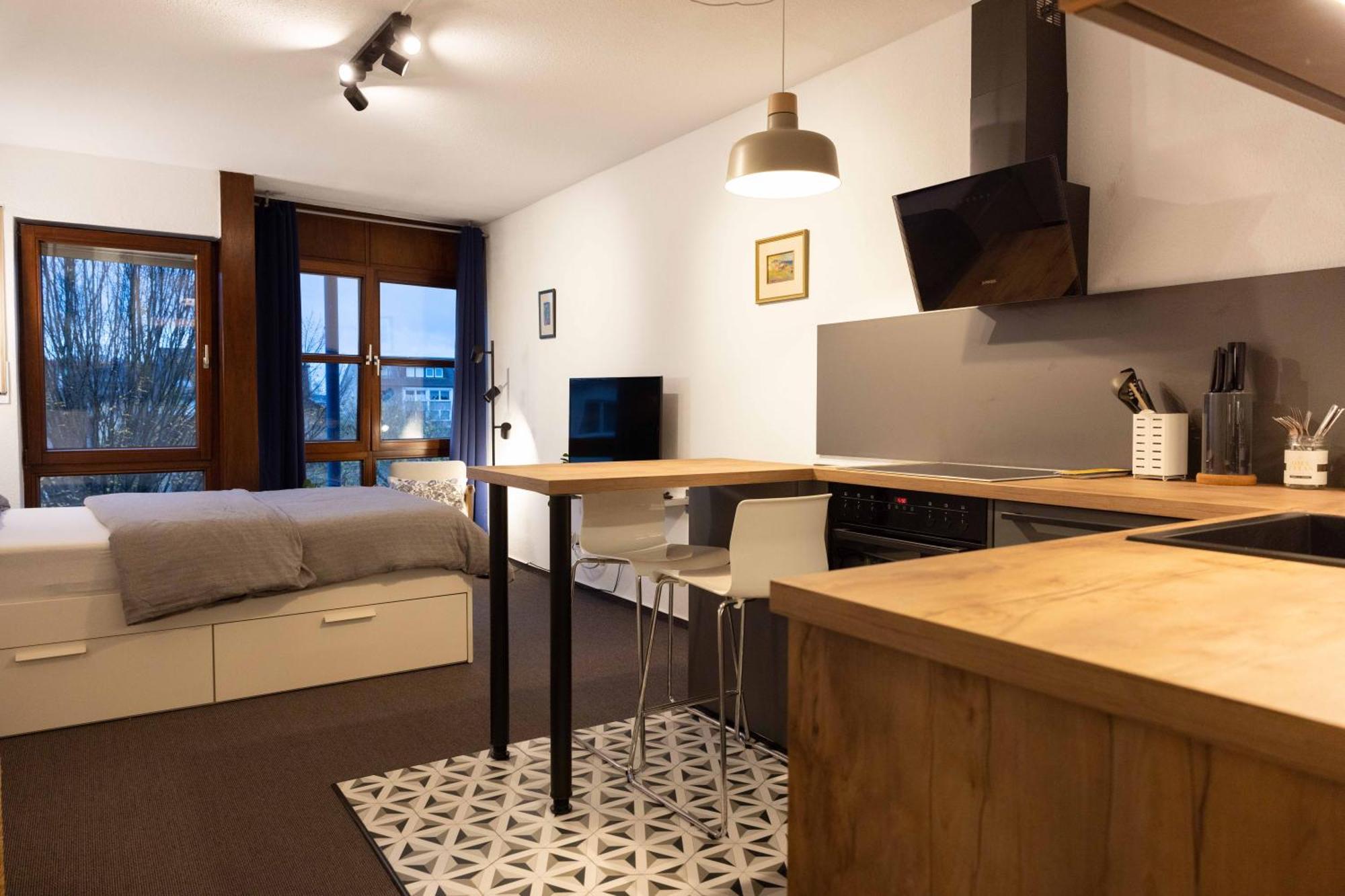 Zentrale Ruhige Wohnung Mit Parkplatz Paderborn Buitenkant foto